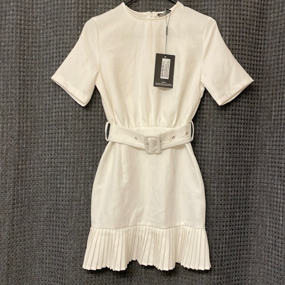 Pretty Little Thing Pleated Belted Shift Dress SZ US 2